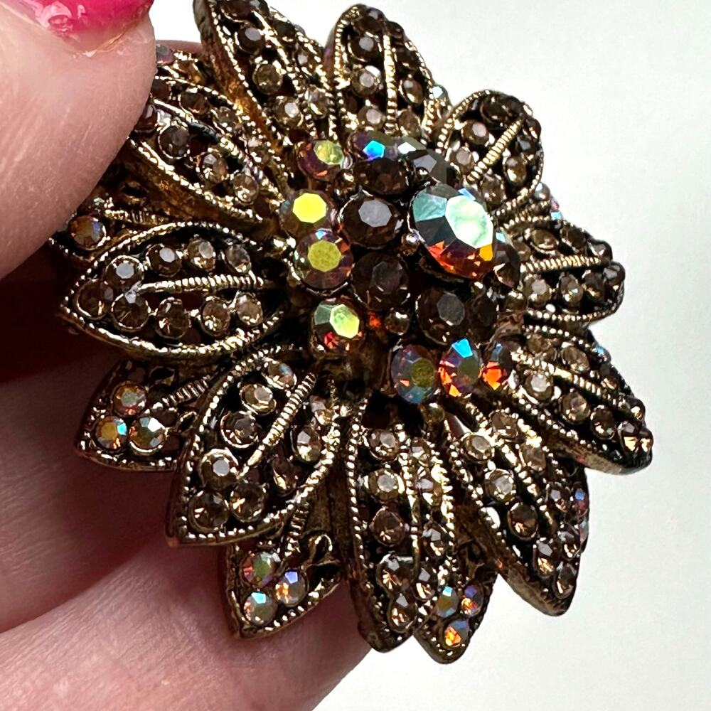 Vintage Gold Toned Jeweled Floral Brooch Pin 2 inches Daisy